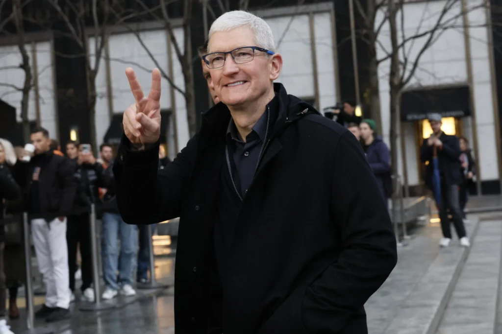 Tim Cook đang ở Việt Nam